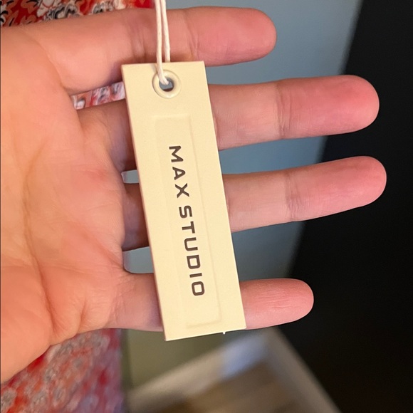 NWT. Max Studio, Large, Red Patterned Women's Dress - Picture 6 of 10